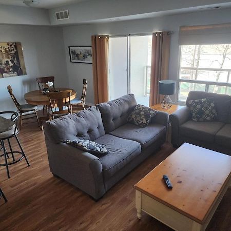Impressive Furnished Apartment In Town Of Tecumseh Exterior foto