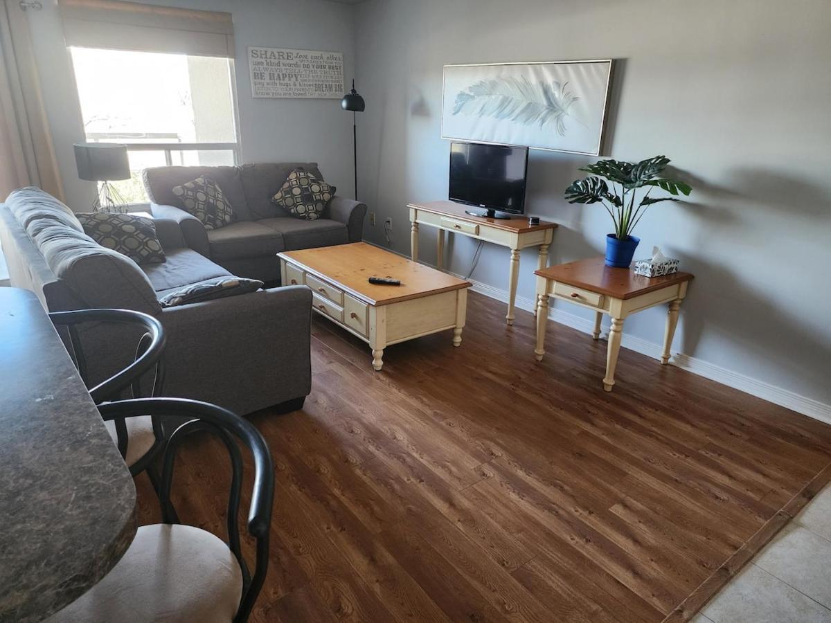 Impressive Furnished Apartment In Town Of Tecumseh Exterior foto