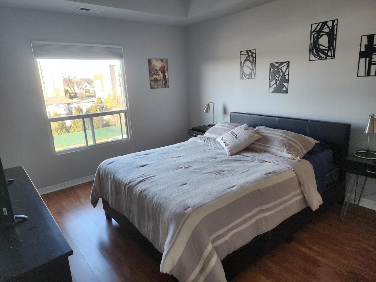 Impressive Furnished Apartment In Town Of Tecumseh Exterior foto