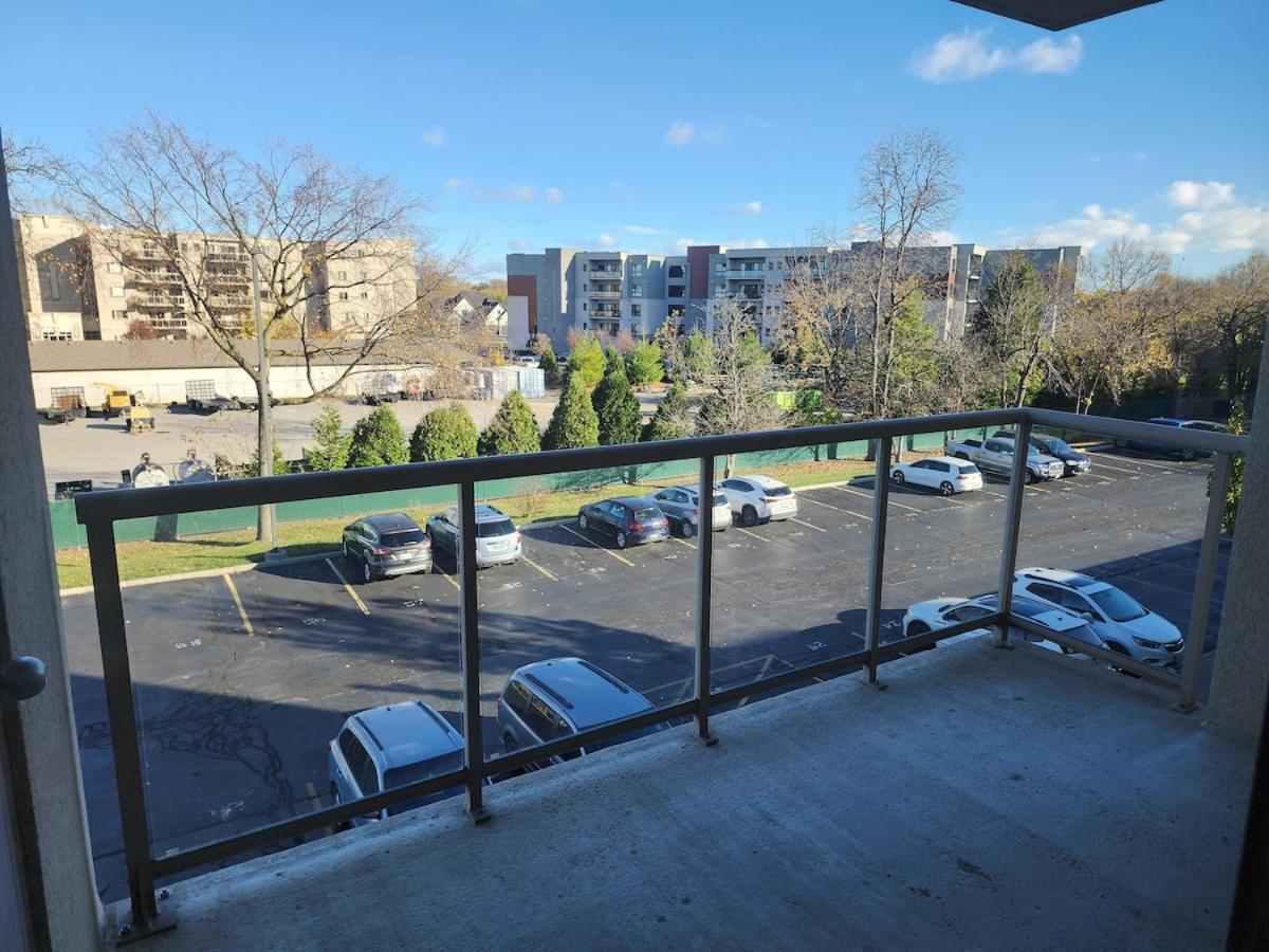 Impressive Furnished Apartment In Town Of Tecumseh Exterior foto
